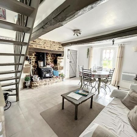 Chambres D'Hotes La Clef Des Champs Montpinchon Екстериор снимка