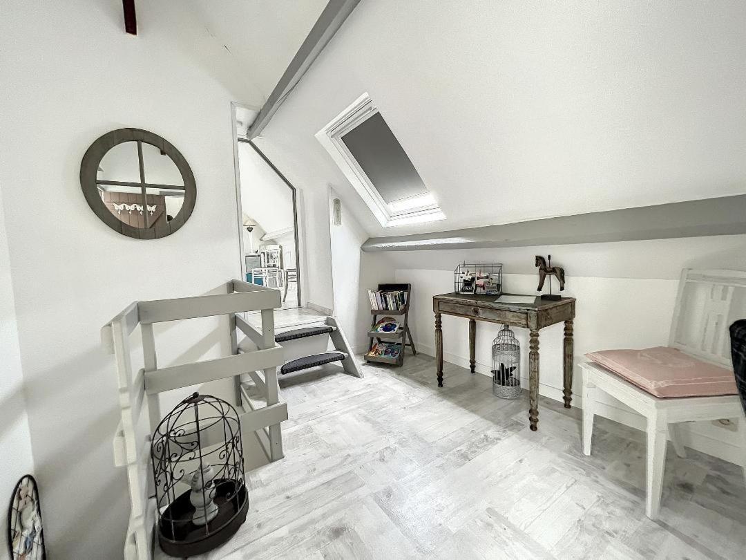 Chambres D'Hotes La Clef Des Champs Montpinchon Екстериор снимка