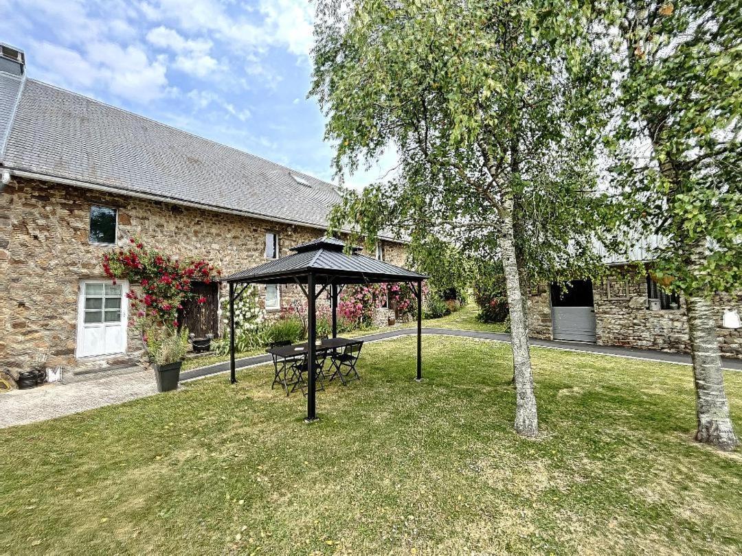 Chambres D'Hotes La Clef Des Champs Montpinchon Екстериор снимка