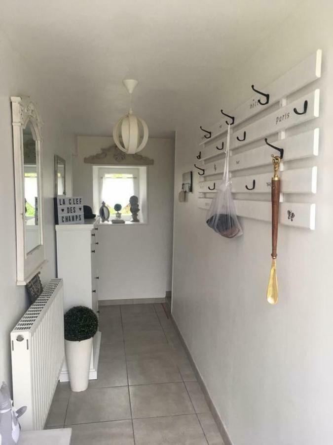 Chambres D'Hotes La Clef Des Champs Montpinchon Екстериор снимка