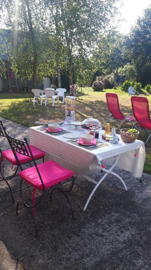 Chambres D'Hotes La Clef Des Champs Montpinchon Екстериор снимка
